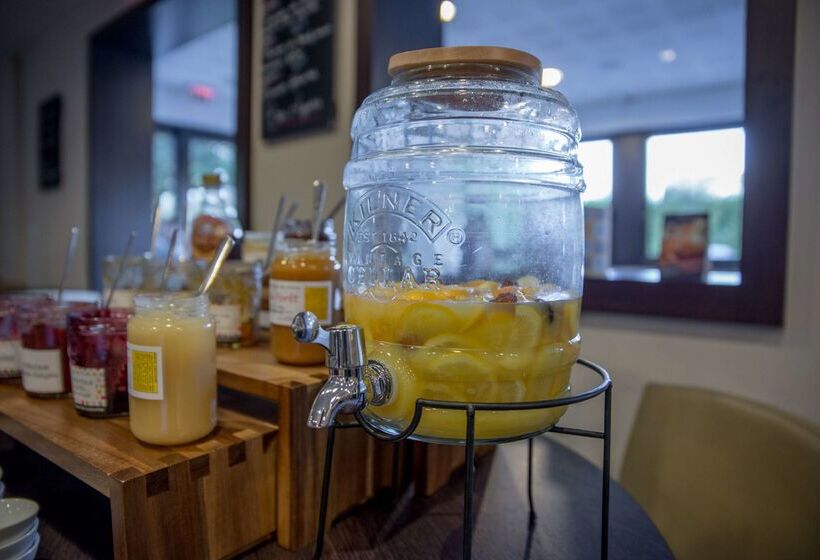 Отель Kyriad Rennes Nord