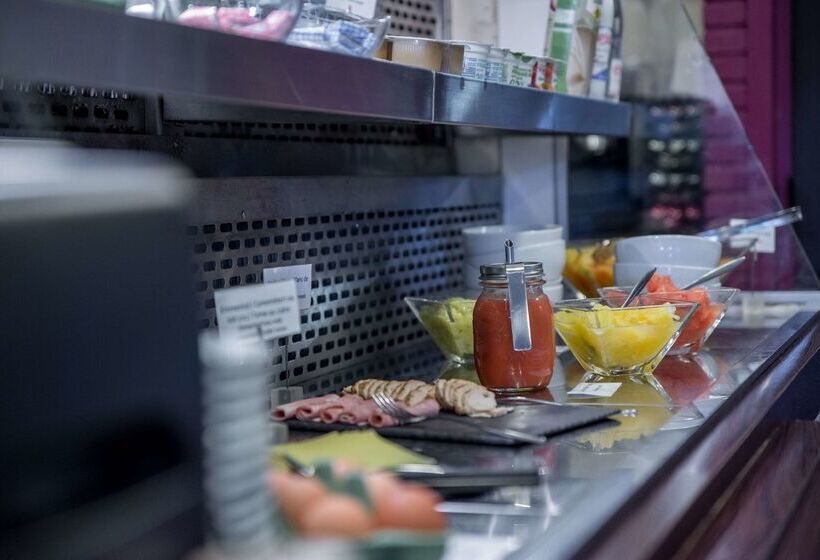 Отель Kyriad Rennes Nord