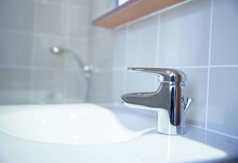 Отель Kyriad Rennes Nord