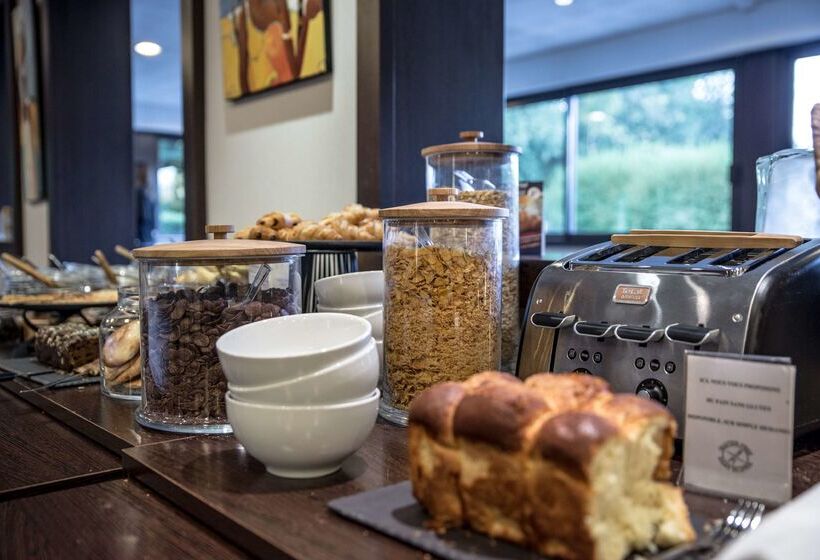 Отель Kyriad Rennes Nord