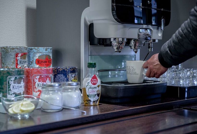 Отель Kyriad Rennes Nord