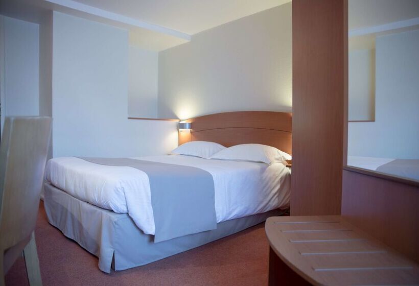 Отель Kyriad Rennes Nord