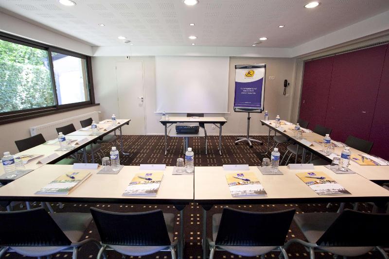 Отель Kyriad Rennes Nord