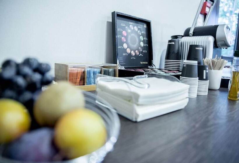 Отель Kyriad Rennes Nord