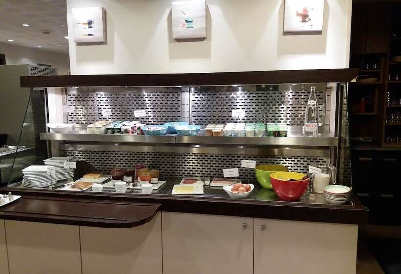 Отель Kyriad Rennes Nord