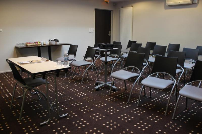 Отель Kyriad Rennes Nord