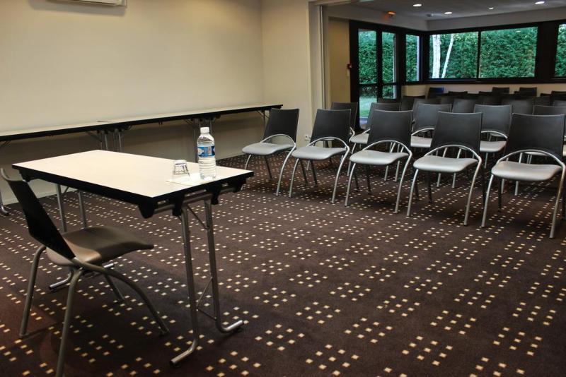 Отель Kyriad Rennes Nord