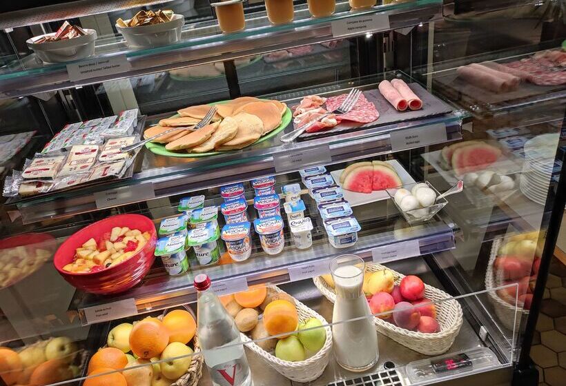 ホテル Kyriad Tarbes Odos