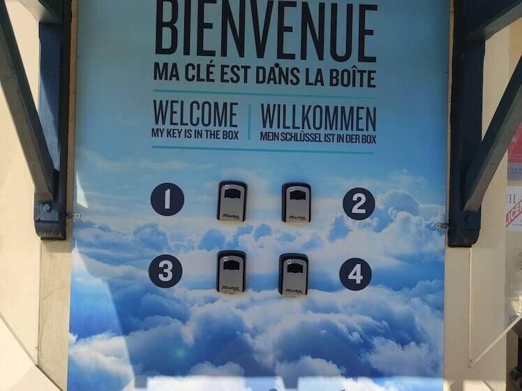 ホテル Kyriad Tarbes Odos