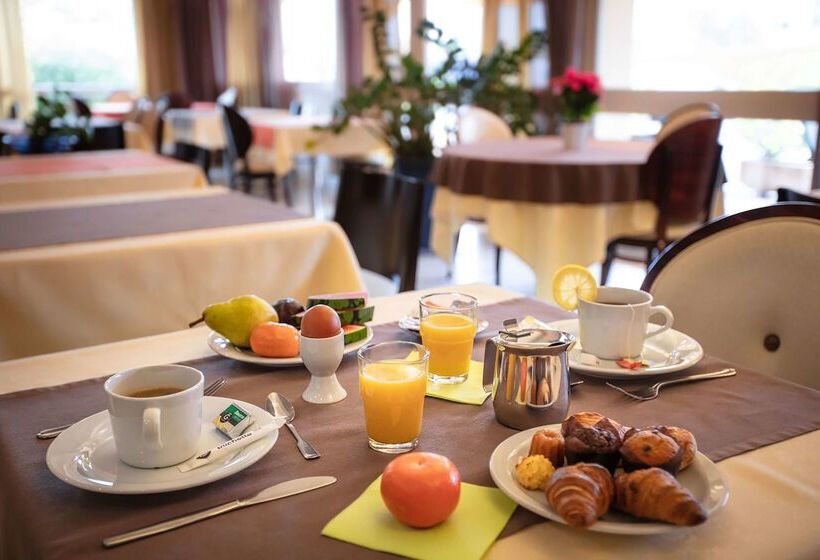 Отель Kyriad Toulouse Blagnac Aéroport