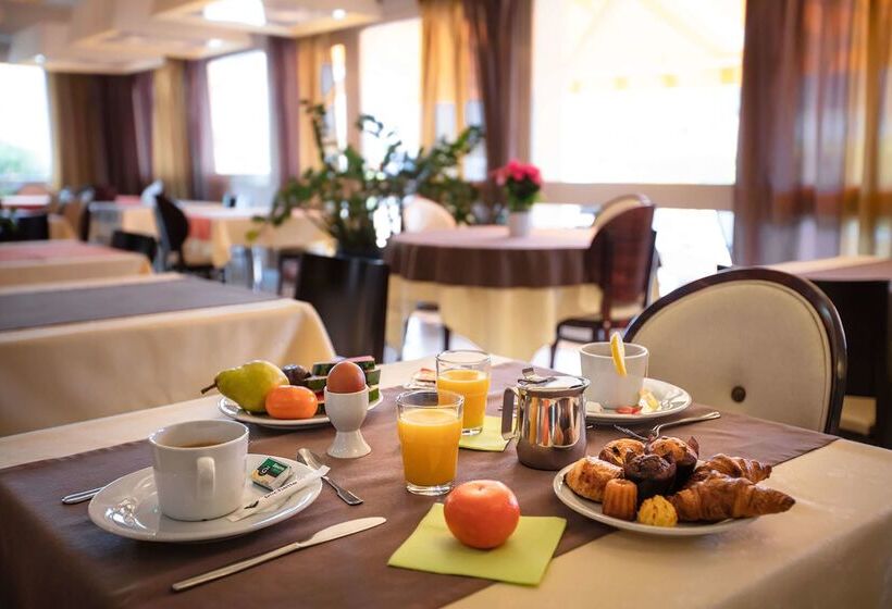 Отель Kyriad Toulouse Blagnac Aéroport