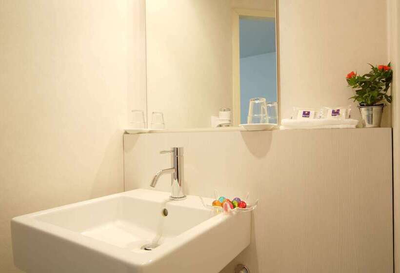 Отель Kyriad Toulouse Blagnac Aéroport