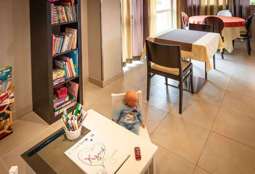 Отель Kyriad Toulouse Blagnac Aéroport