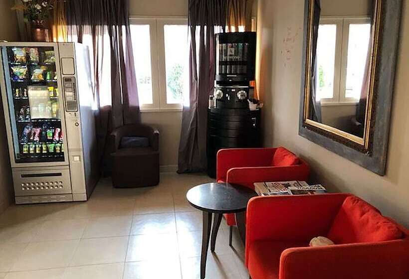 Отель Kyriad Toulouse Blagnac Aéroport