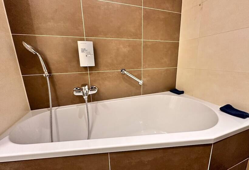 בית מלון כפרי Melba