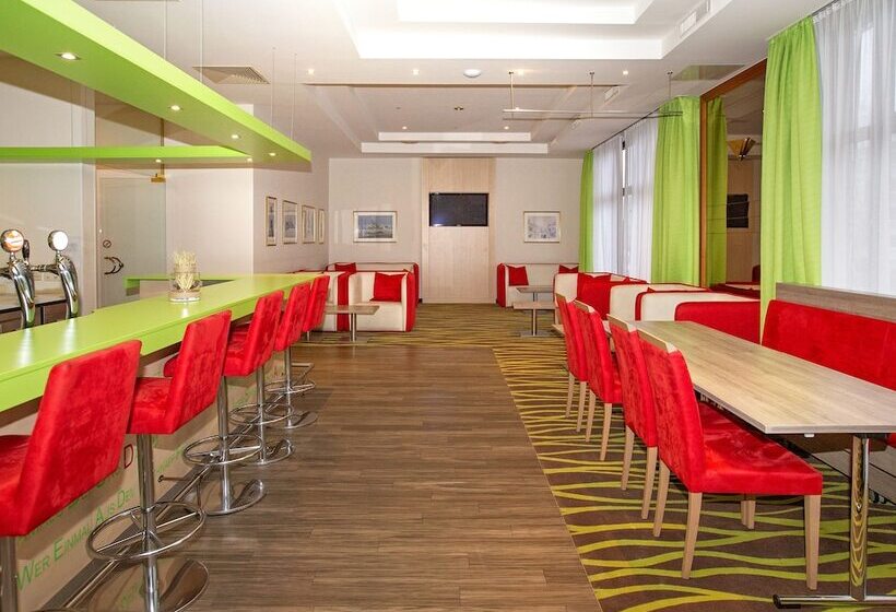 Отель Am Gorzberg Greifswald