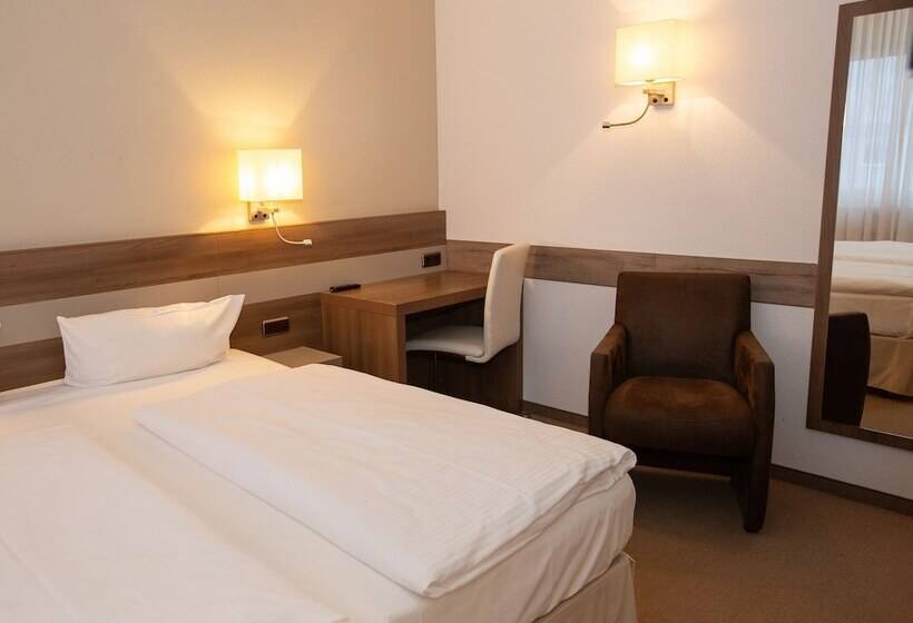 Отель Am Gorzberg Greifswald