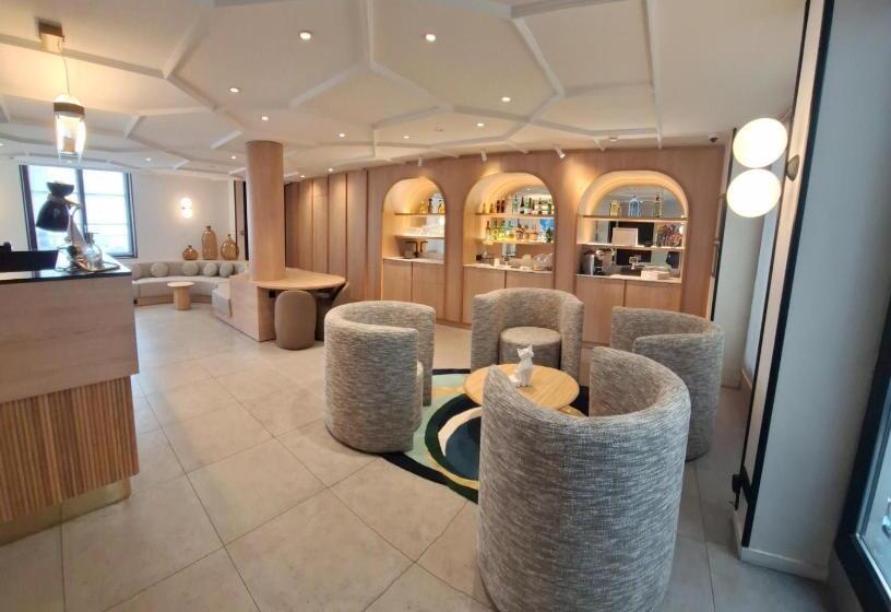 ホテル Mercure Paris Arc De Triomphe Wagram