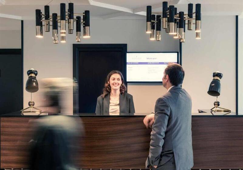 ホテル Mercure Paris Arc De Triomphe Wagram