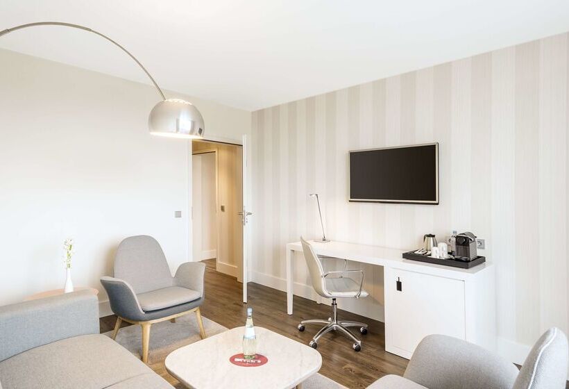 هتل NH Collection Koln Mediapark