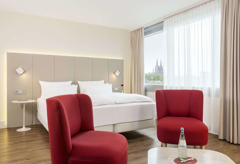 هتل NH Collection Koln Mediapark