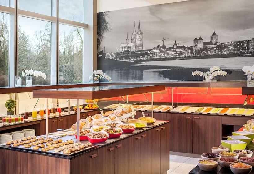 هتل NH Collection Koln Mediapark