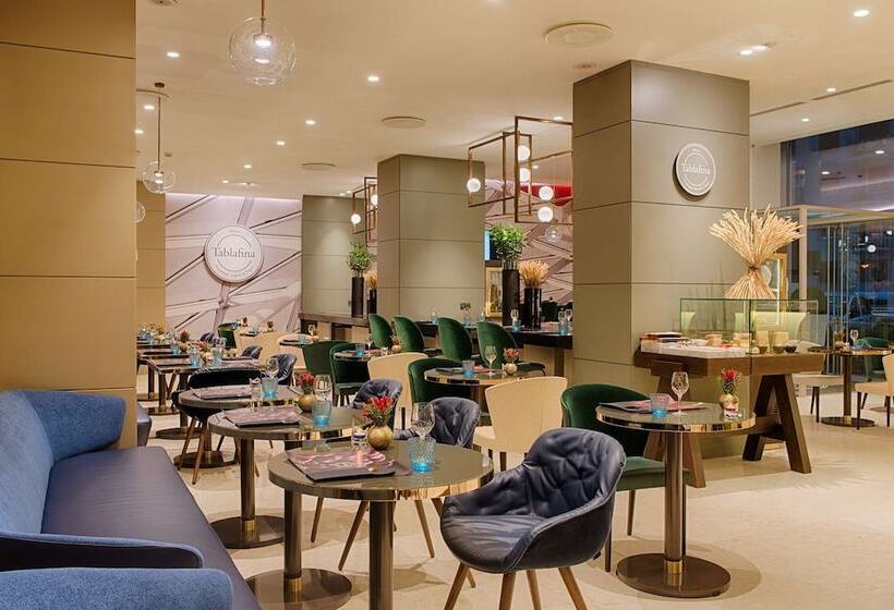 هتل NH Collection Porta Nuova