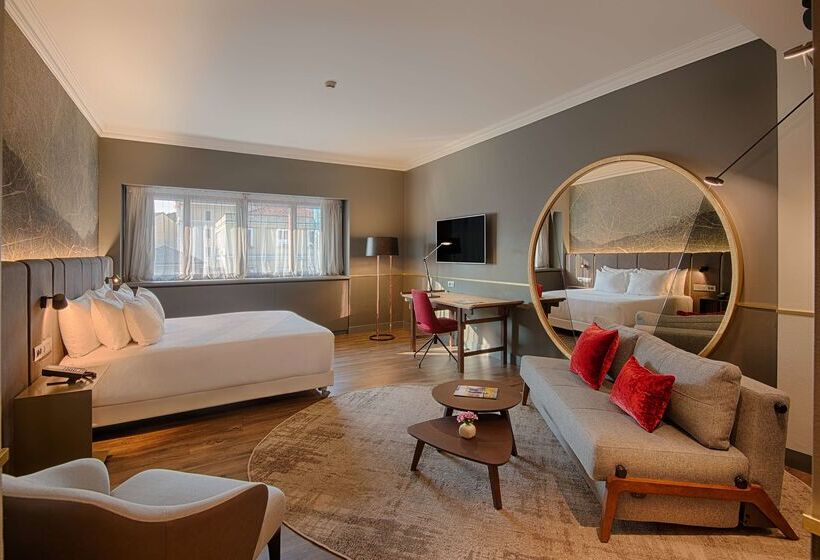 هتل NH Collection Porta Nuova