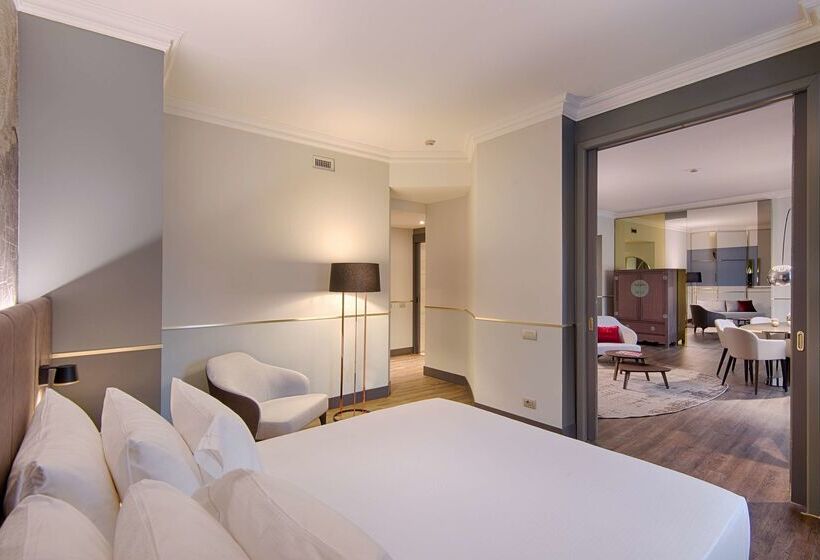 Отель NH Collection Porta Nuova