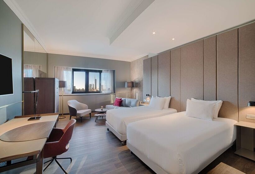 هتل NH Collection Porta Nuova