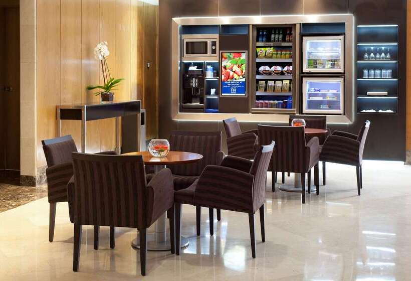 هتل Crisol Leganés