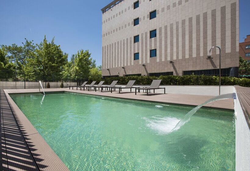 هتل NH Barajas Airport