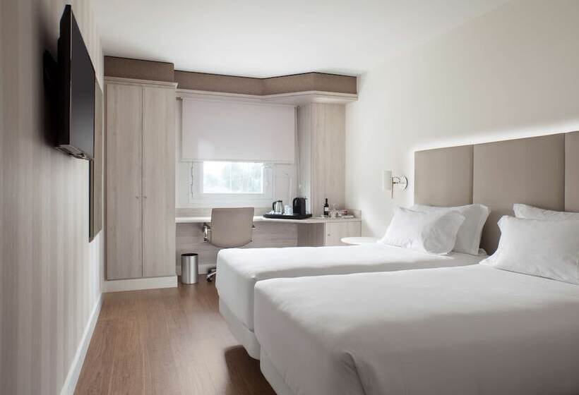 هتل NH Barajas Airport