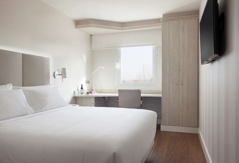 هتل NH Barajas Airport