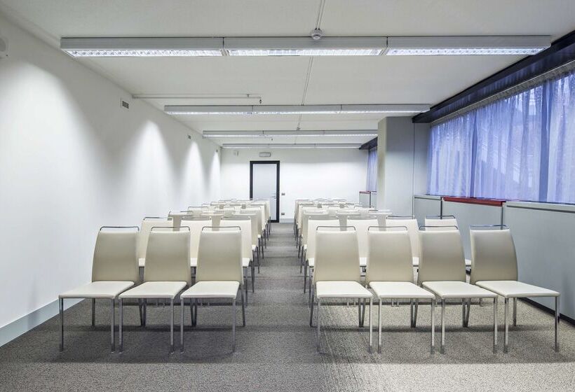 בית מלון כפרי NH Milano Congress Centre