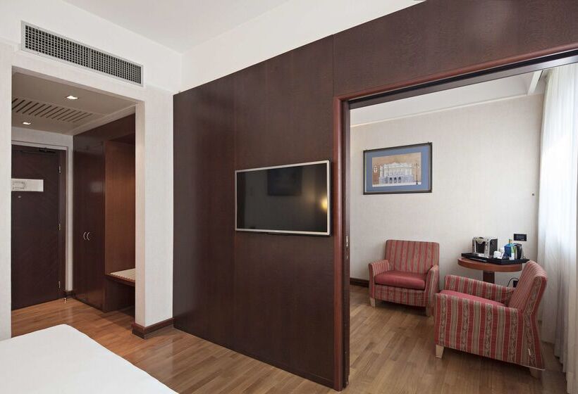 هتل NH Milano Machiavelli