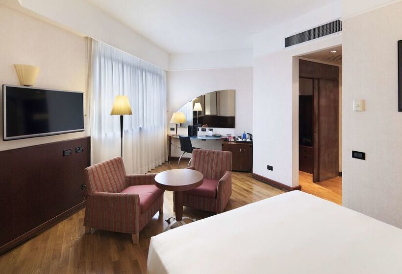 هتل NH Milano Machiavelli