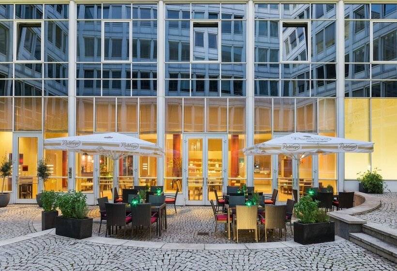 هتل Park Inn By Radisson Dresden