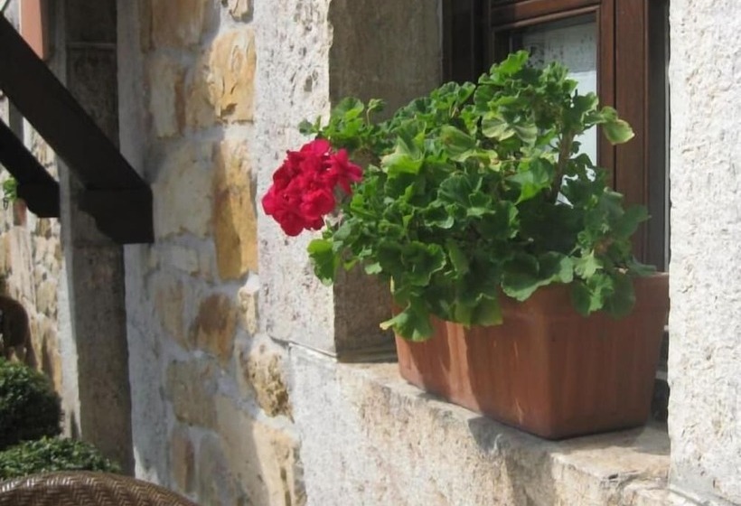 فندق ريفى Entremontes