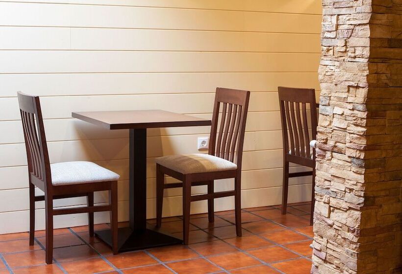 فندق ريفى Entremontes