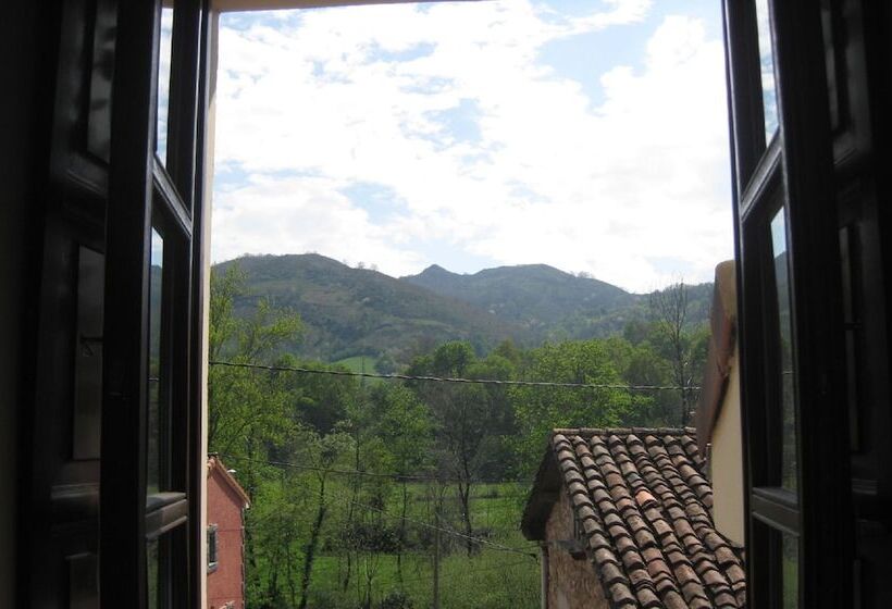 فندق ريفى Entremontes