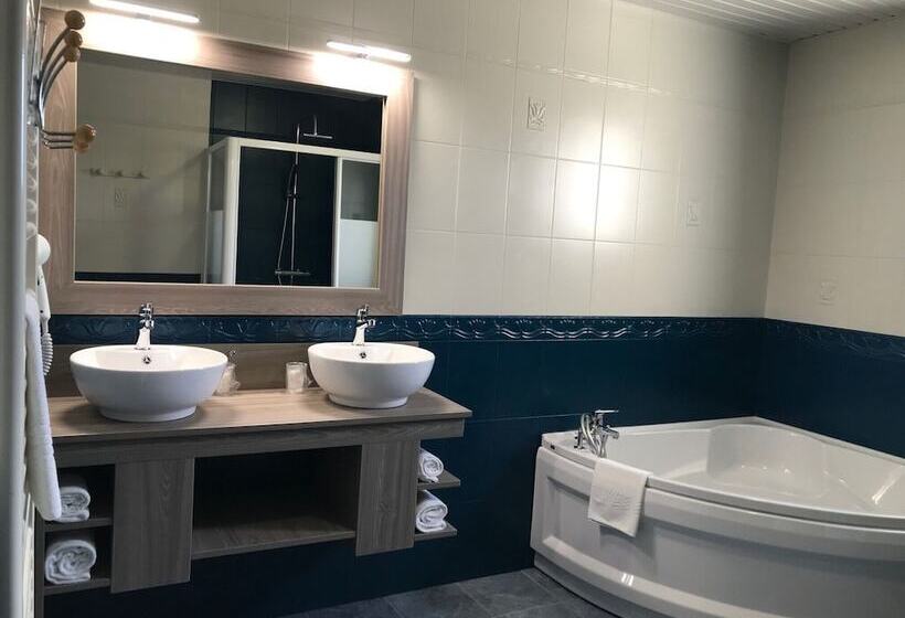 בית מלון כפרי Hôtel Les 13 Assiettes