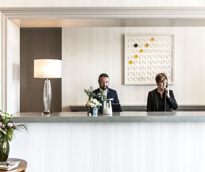 هتل The Address Cork