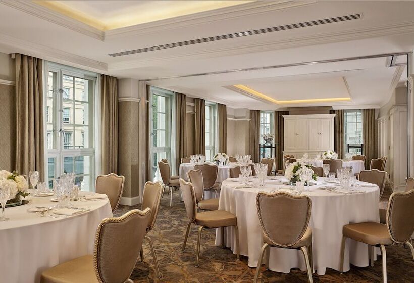 The College Green Dublin Hotel, Autograph Collection