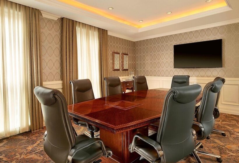 The College Green Dublin Hotel, Autograph Collection