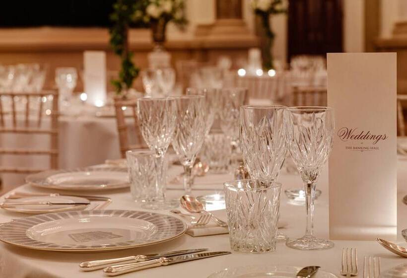 The College Green Dublin Hotel, Autograph Collection