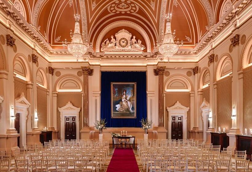 The College Green Dublin Hotel, Autograph Collection