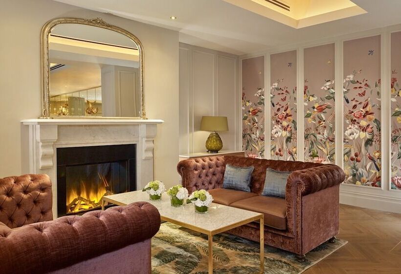 The College Green Dublin Hotel, Autograph Collection