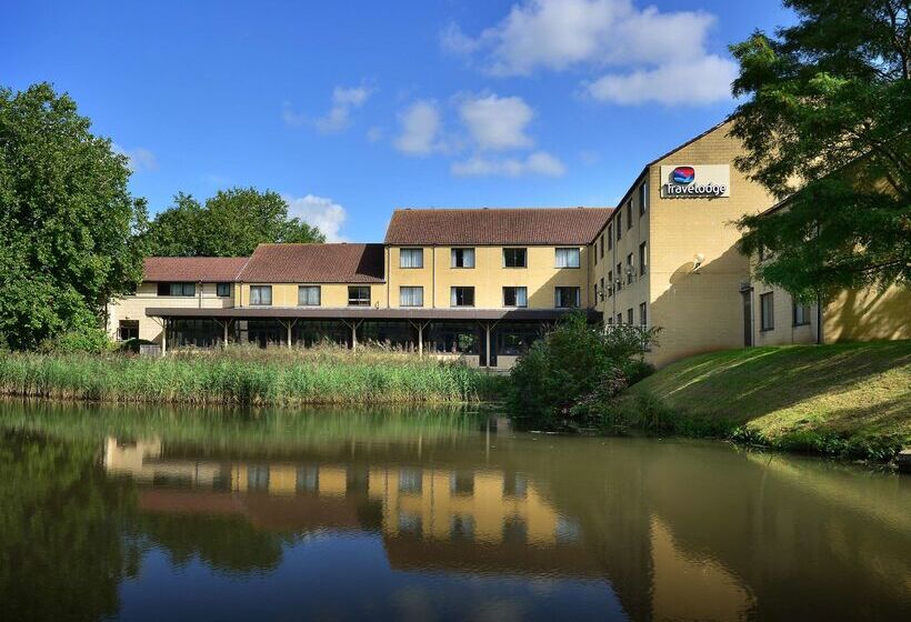 Отель Travelodge Bath Waterside
