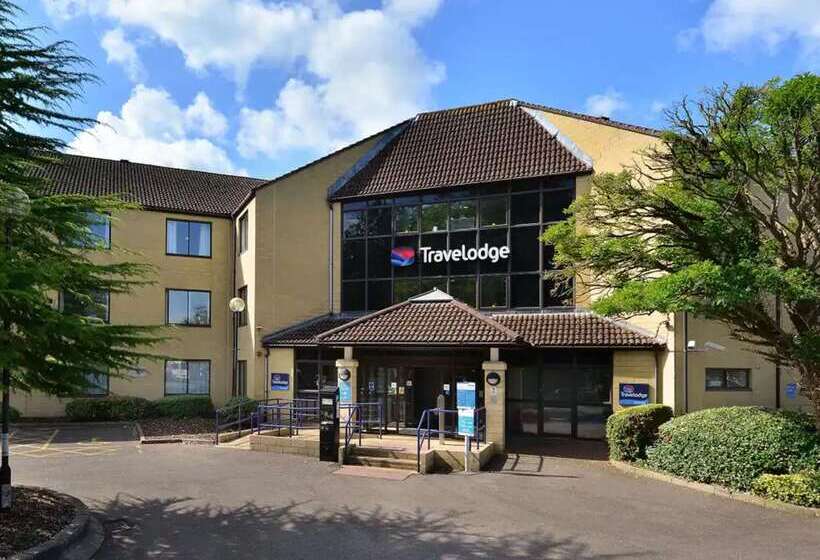 Отель Travelodge Bath Waterside